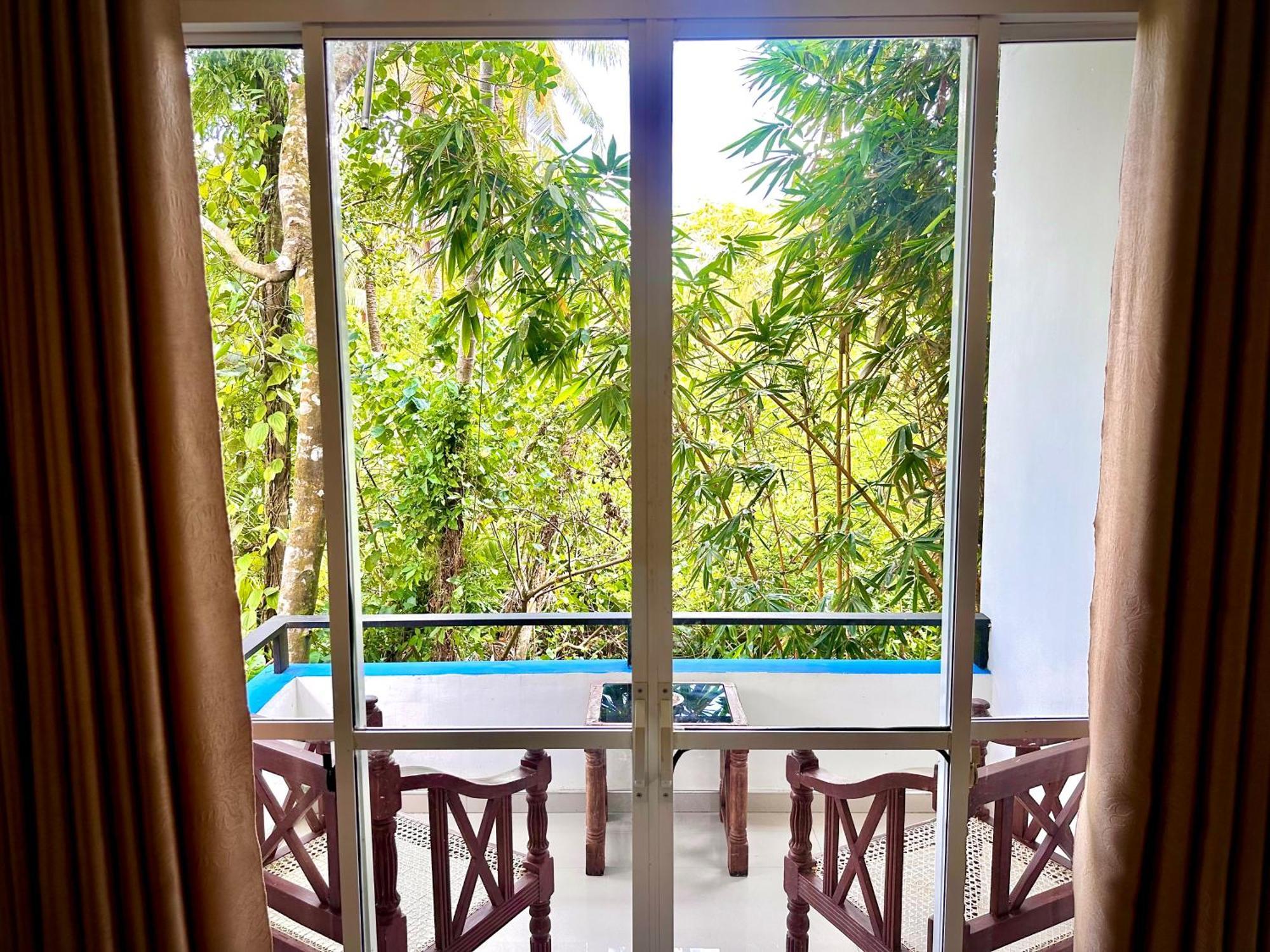 Bed and Breakfast Jungle Fence à Bentota Extérieur photo